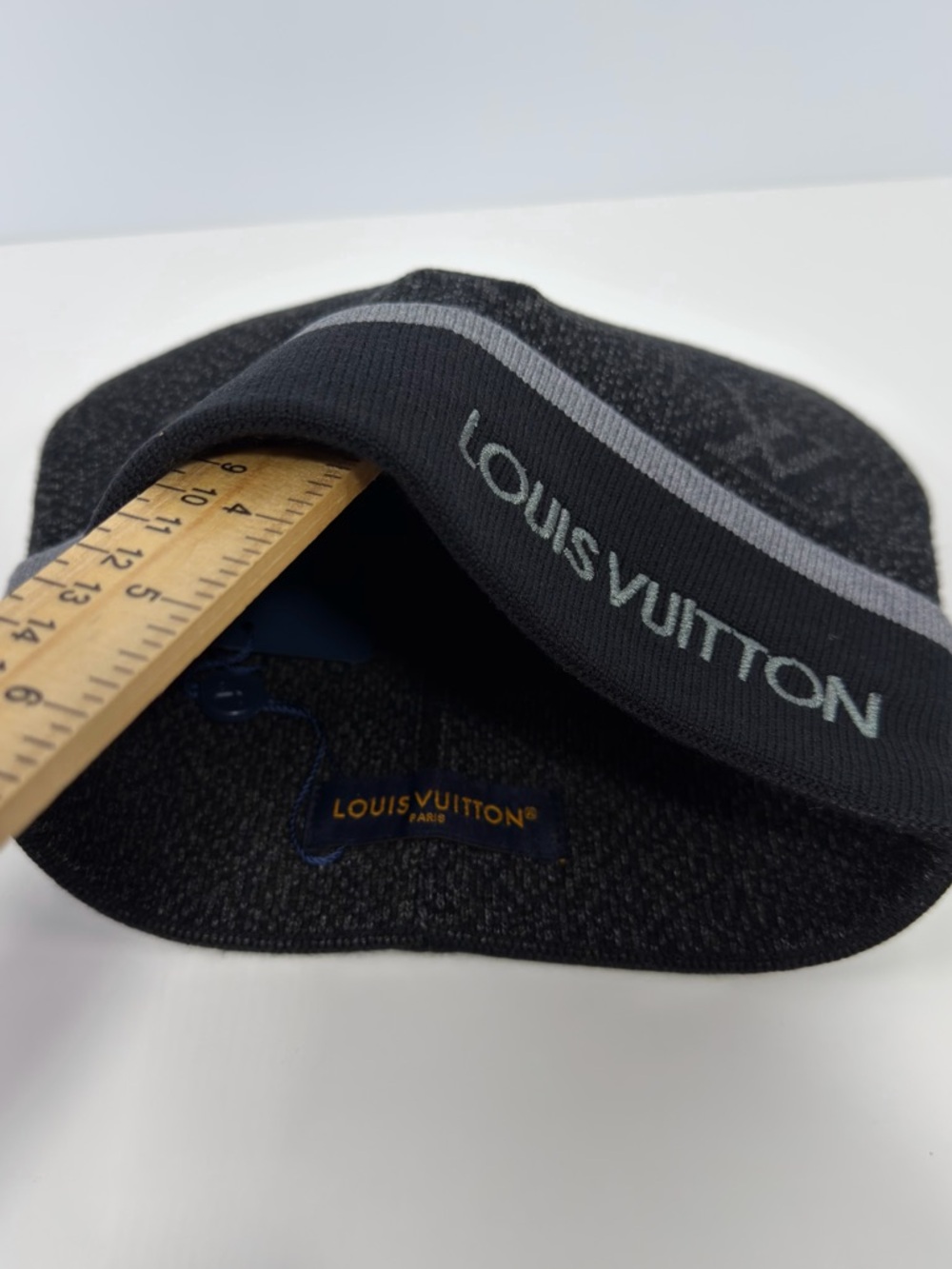 Louis Vuitton Néo Petit Damier Beanie - Picture 6 of 6